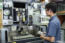 模具设计工件加工工艺：线割排位，注意细节就这么简单排位带有直边的线割料排位对于镶件料为硬模的线割排位对于有三边为直角镶件的镶件排位(软模)对于镶件料为硬模的线割排位：