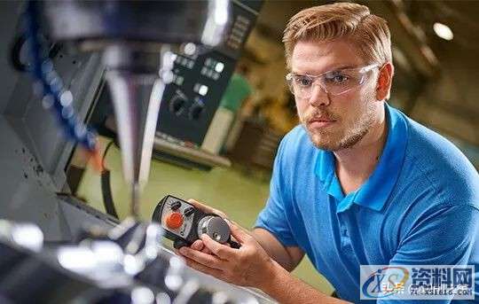 新手都在抢着看！CNC加工中心操机全过程01 开机准备02 装夹工件03 工件碰数04 准备好所有刀具05 加工参数的设定06 开机加工07 自检内容、范围,工件,加工,第1张