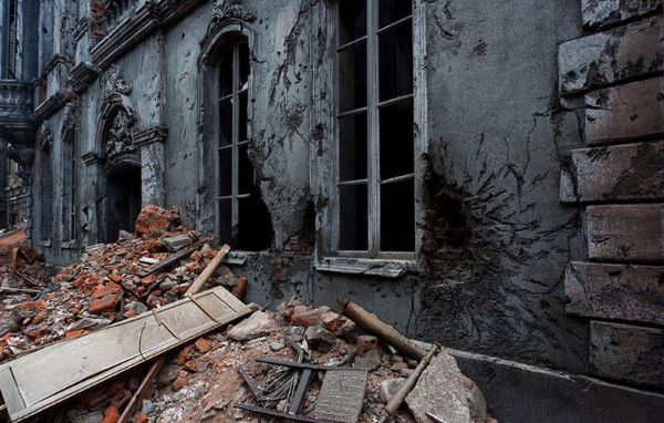 俄电影制片厂真实还原遭二战破坏小镇(图文教程),俄电影制片厂真实还原遭二战破坏小镇,第6张